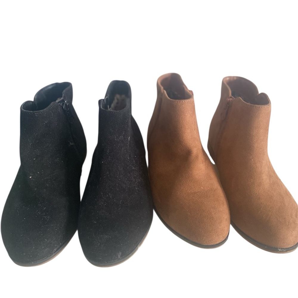 Lot of size 2 girl’s suede booties